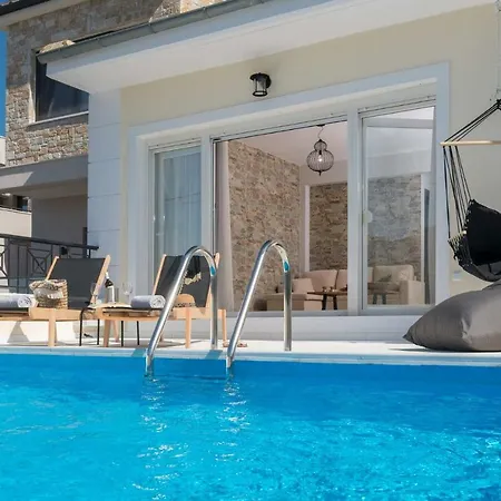 Arsenoi's Pool Villa *