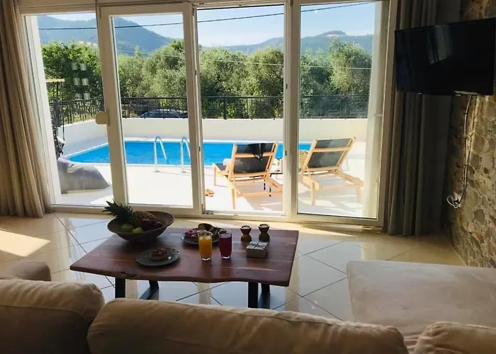 Arsenoi's Pool Villa *